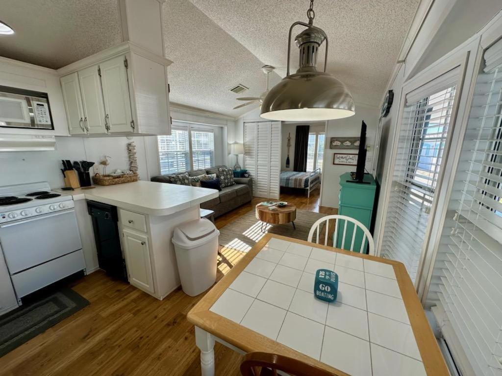 Family Friendly Beach Home Located In Beautiful Miramar Beach, Fl Destin Eksteriør bilde